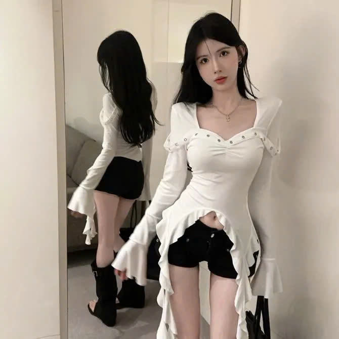 Áo tay ống loe ôm body