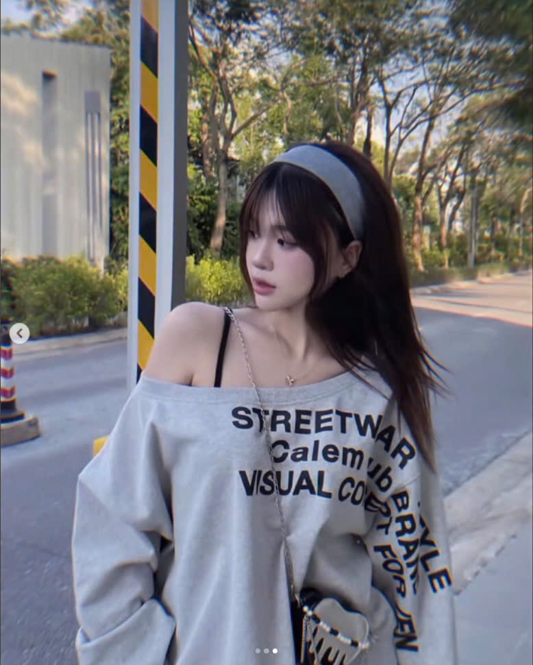 Áo trễ vai SWEATER