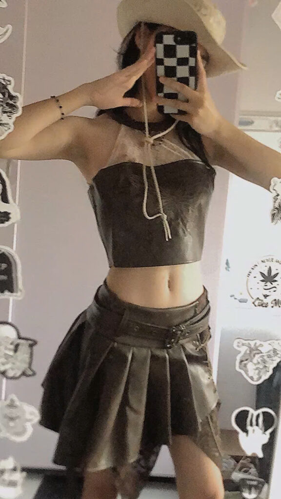 Set Áo Crop Top Da & Chân Váy Xếp Ly