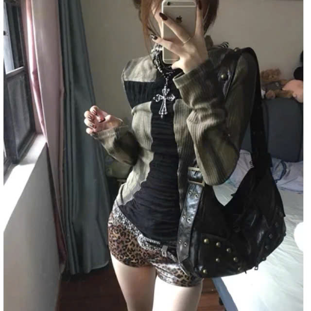 Áo Len Tay Dài Wild Charm